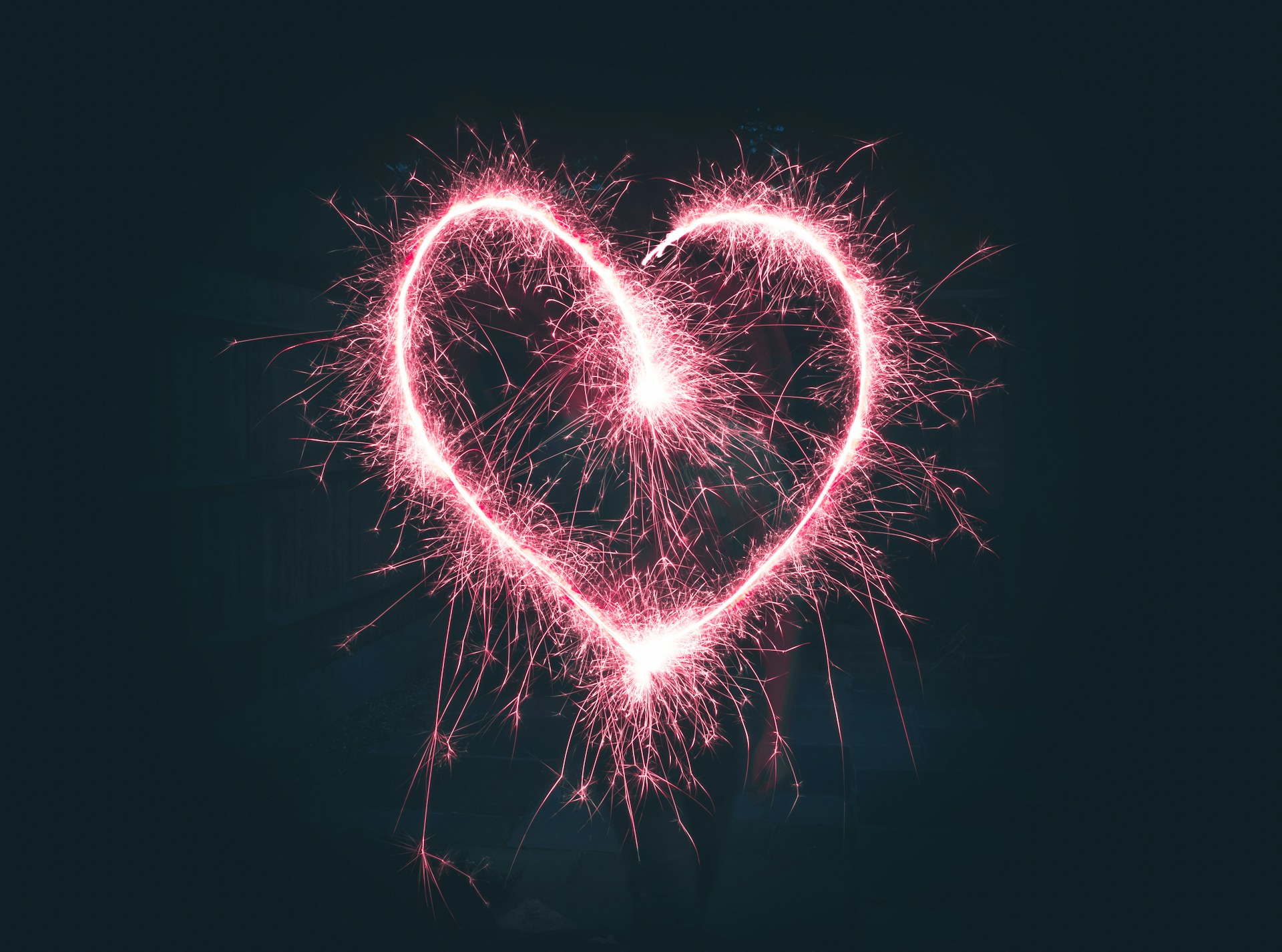 Un San Valentino al cinema: “Noi Siamo Infinito”, una storia d’amore sana e autentica.