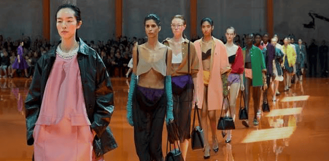 Riflessione su “Milano si tinge di moda: la magia delle sfilate